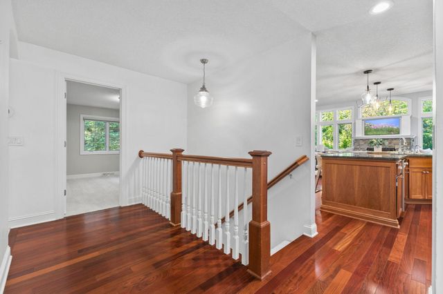 8100 Oakmere Road, Bloomington, MN 55438