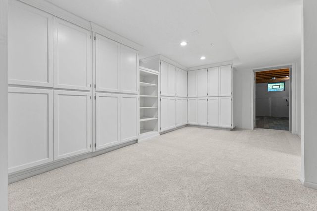 8100 Oakmere Road, Bloomington, MN 55438