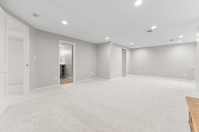 8100 Oakmere Road, Bloomington, MN 55438