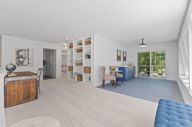 8100 Oakmere Road, Bloomington, MN 55438