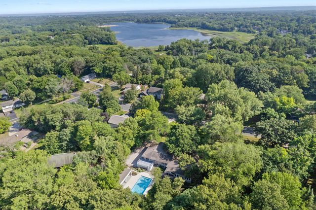 8100 Oakmere Road, Bloomington, MN 55438