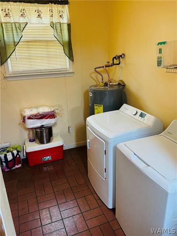 211 Eatman, Eutaw, AL 35462