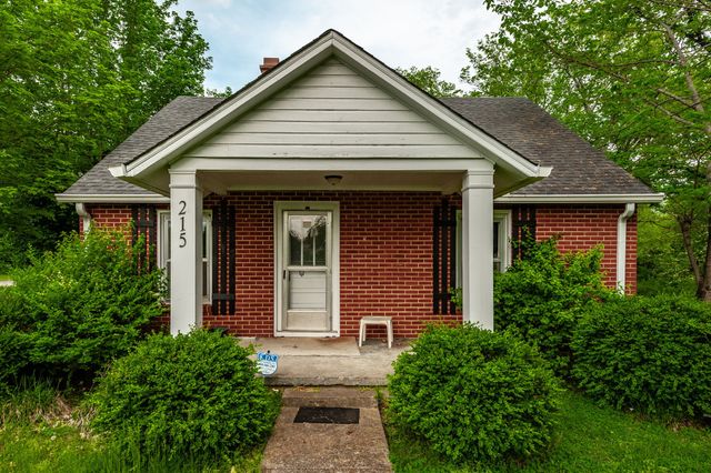 215 Shivel Dr, Hendersonville, TN 37075
