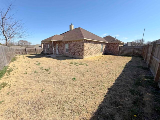 611 Dela Cruz Dr, Winnsboro, TX 75494