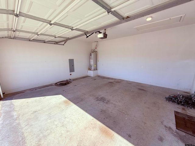 611 Dela Cruz Dr, Winnsboro, TX 75494