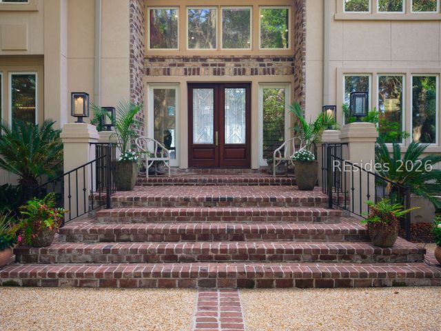 12 Brams Point Rd, Hilton Head Island, SC 29926