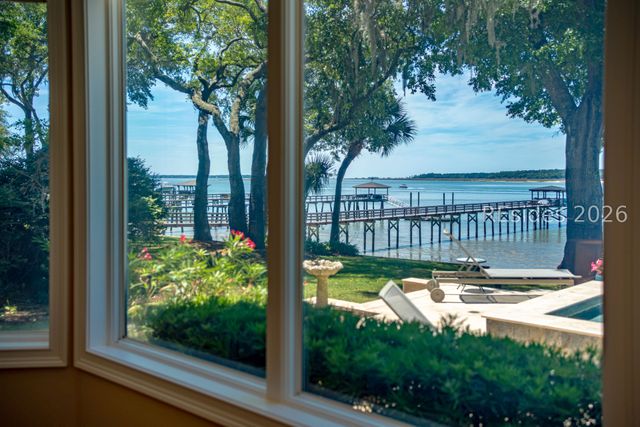 12 Brams Point Rd, Hilton Head Island, SC 29926