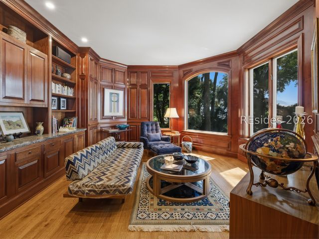 12 Brams Point Rd, Hilton Head Island, SC 29926