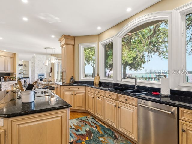 12 Brams Point Rd, Hilton Head Island, SC 29926