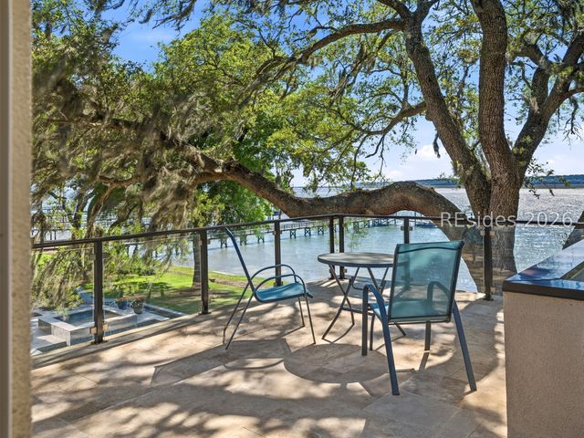 12 Brams Point Rd, Hilton Head Island, SC 29926