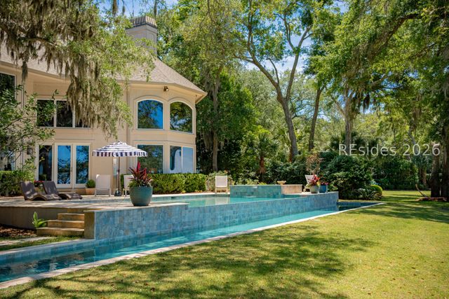 12 Brams Point Rd, Hilton Head Island, SC 29926