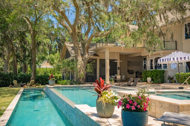 12 Brams Point Rd, Hilton Head Island, SC 29926