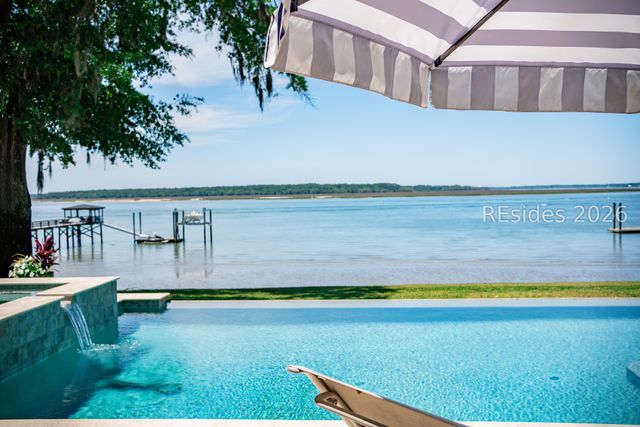 12 Brams Point Rd, Hilton Head Island, SC 29926