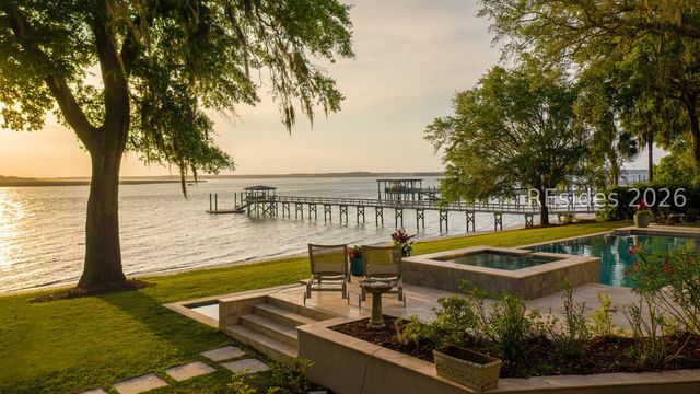 12 Brams Point Rd, Hilton Head Island, SC 29926