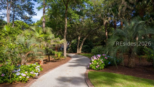 12 Brams Point Rd, Hilton Head Island, SC 29926