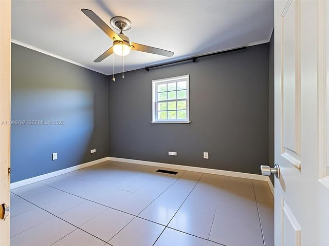 1331 N 69th Ave, Hollywood, FL 33024