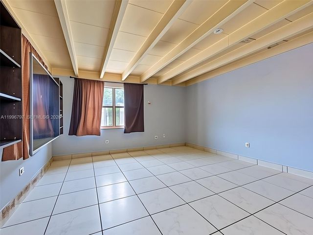 1331 N 69th Ave, Hollywood, FL 33024