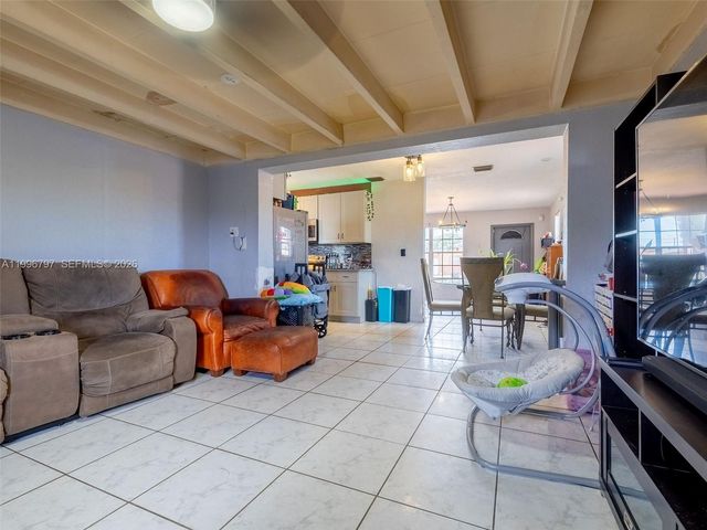 1331 N 69th Ave, Hollywood, FL 33024