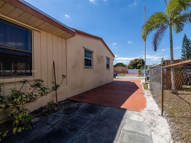 1331 N 69th Ave, Hollywood, FL 33024