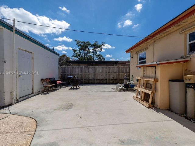 1331 N 69th Ave, Hollywood, FL 33024