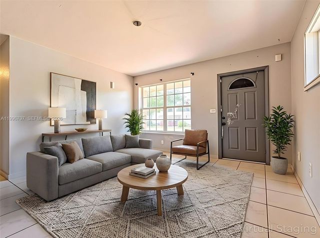 1331 N 69th Ave, Hollywood, FL 33024