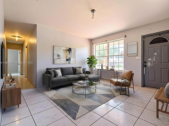 1331 N 69th Ave, Hollywood, FL 33024