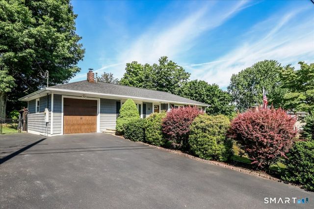 46 Jeanette Road, Danbury, CT 06811