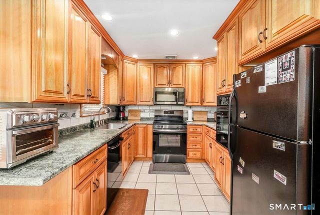 46 Jeanette Road, Danbury, CT 06811