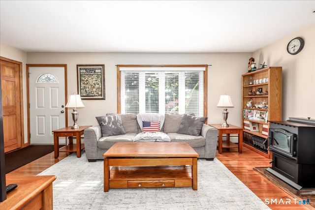 46 Jeanette Road, Danbury, CT 06811