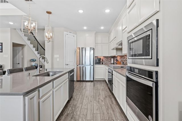 13814 Evert Court, Mont Belvieu, TX 77523