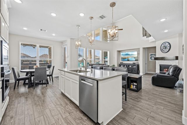 13814 Evert Court, Mont Belvieu, TX 77523