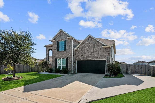 13814 Evert Court, Mont Belvieu, TX 77523