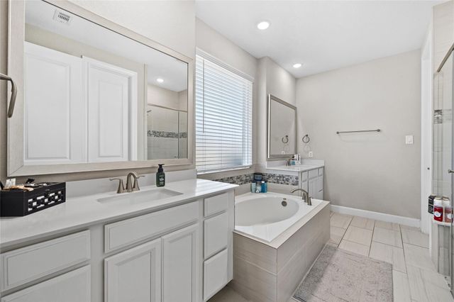 13814 Evert Court, Mont Belvieu, TX 77523