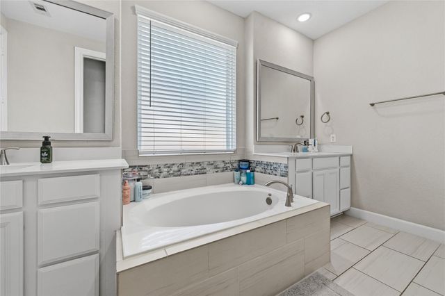 13814 Evert Court, Mont Belvieu, TX 77523