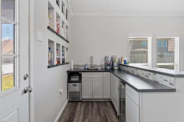 13814 Evert Court, Mont Belvieu, TX 77523