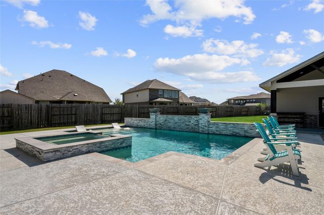 13814 Evert Court, Mont Belvieu, TX 77523