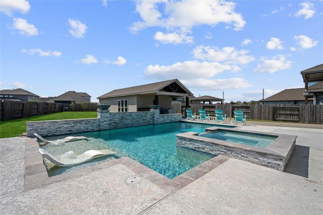 13814 Evert Court, Mont Belvieu, TX 77523