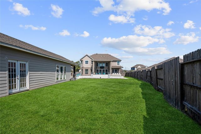 13814 Evert Court, Mont Belvieu, TX 77523
