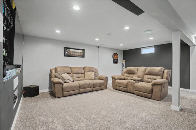 1101 Staub Court NE, Cedar Rapids, IA 52402