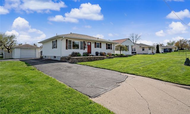 1101 Staub Court NE, Cedar Rapids, IA 52402