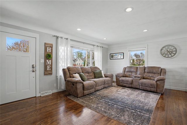 1101 Staub Court NE, Cedar Rapids, IA 52402