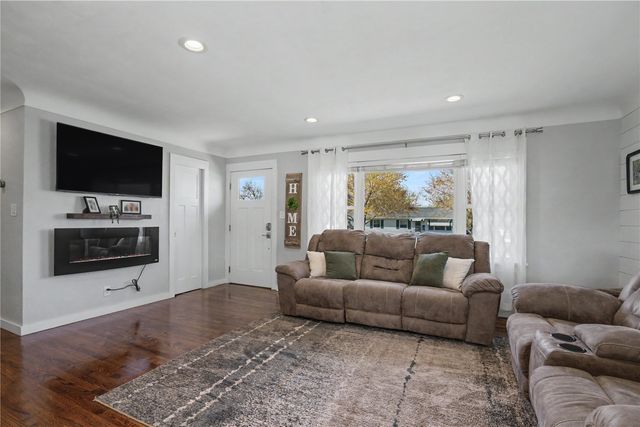1101 Staub Court NE, Cedar Rapids, IA 52402