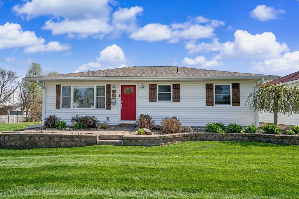 1101 Staub Court NE, Cedar Rapids, IA 52402