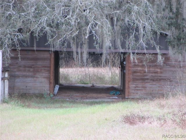 9851 E Thomas Road, Floral City, FL 34436