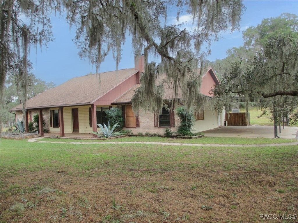 9851 E Thomas Road, Floral City, FL 34436