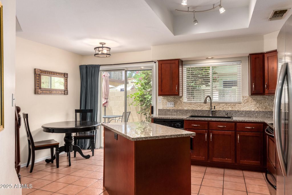 Image 3 of property listing at 8817 S 51ST Street 1, Phoenix, AZ 85044