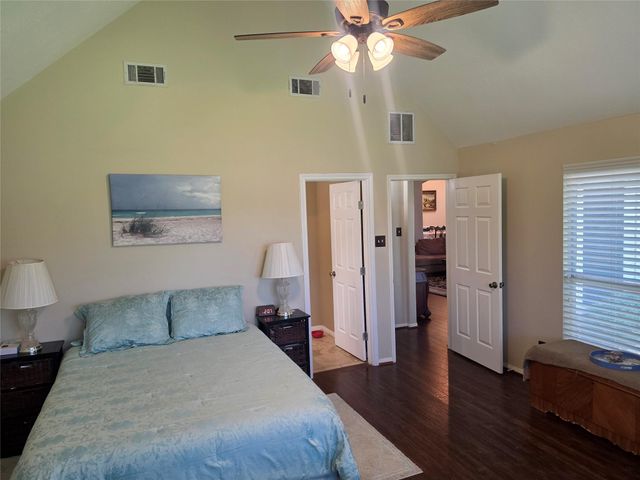 11406 Desert Springs Circle, Houston, TX 77095