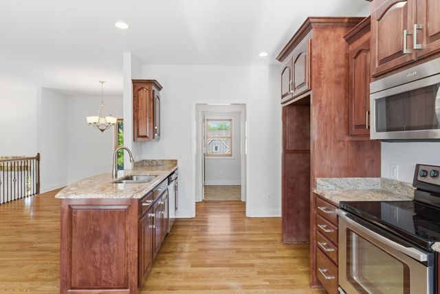 2010 Rebekah Dr, Greenbrier, TN 37073