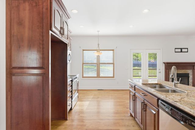 2010 Rebekah Dr, Greenbrier, TN 37073