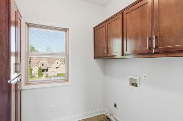 2010 Rebekah Dr, Greenbrier, TN 37073
